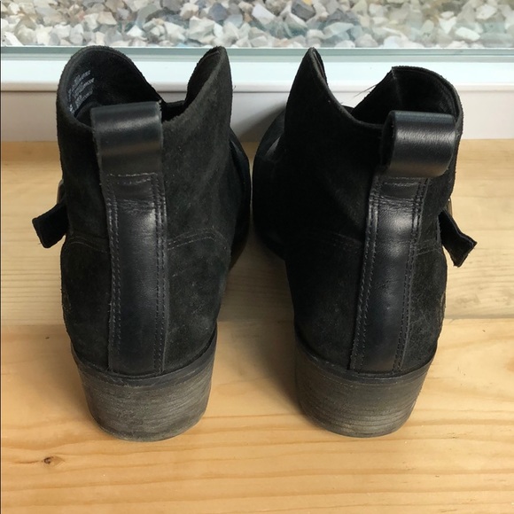 UGG Australia Wright Belted Booties Boot Shoes 8 - Picture 8 of 10